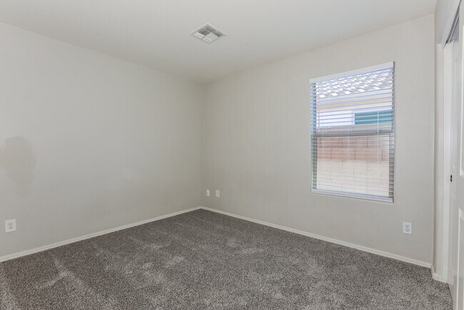 Building Photo - 484 W Gascon Rd