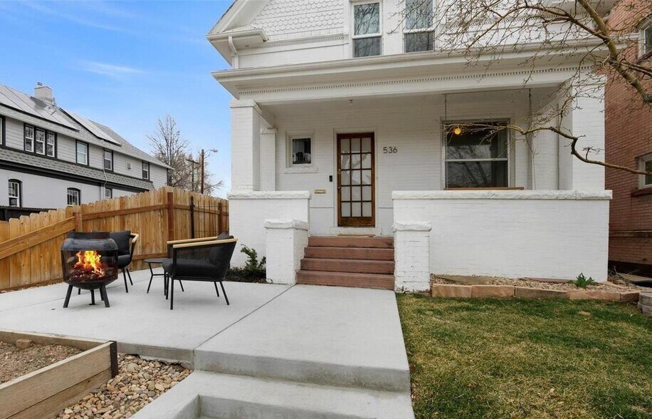 Building Photo - Spacious & light-filled Governors' Park home near Cherry Creek Trail