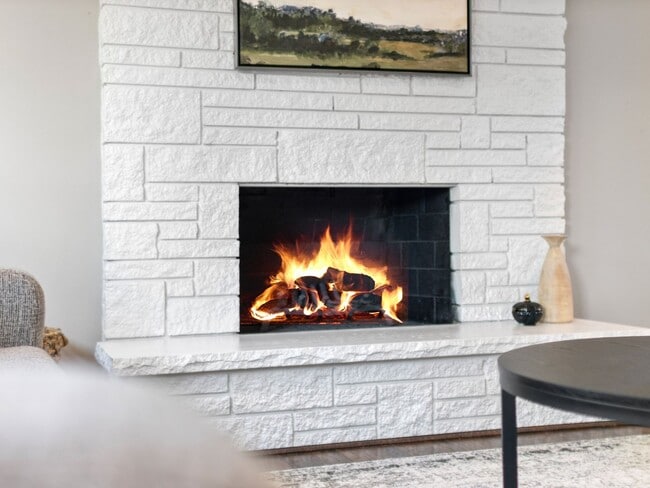 Building Photo - Spacious 4-Bedroom Pet-Friendly Home in North Spokane