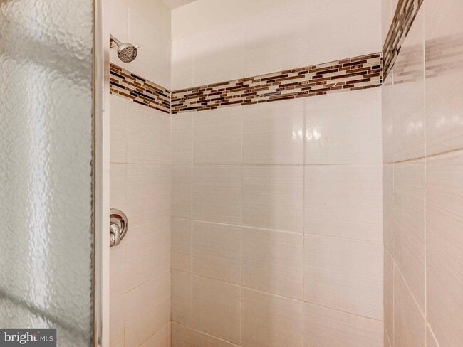 Building Photo - 18 Clinton Hill Ct