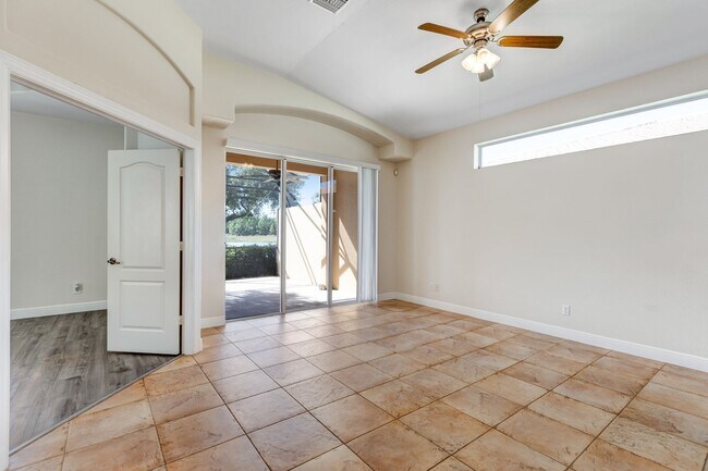 Building Photo - ** TUSCANY COVE ** 2 BED + DEN / 2 BATH / 2 CAR GARAGE - AMAZING LAKE VIEW! - ANNUAL RENTAL