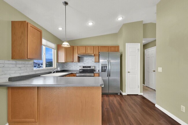 Building Photo - Beautifully Updated 4-Bedroom Home in Syracuse!