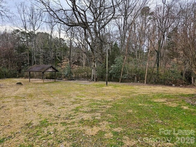 Building Photo - 1540 Cooper Ave