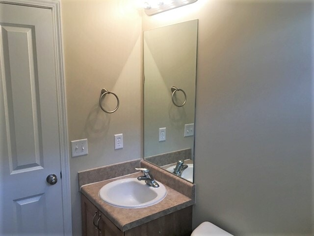 Building Photo - 90 Summer Hill Way