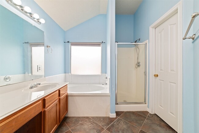 Building Photo - 22911 Sebastian Dr