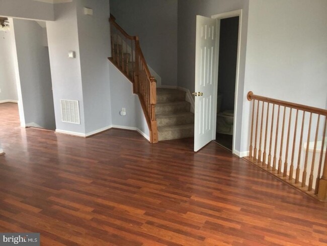 Building Photo - 103 Raphael Ct