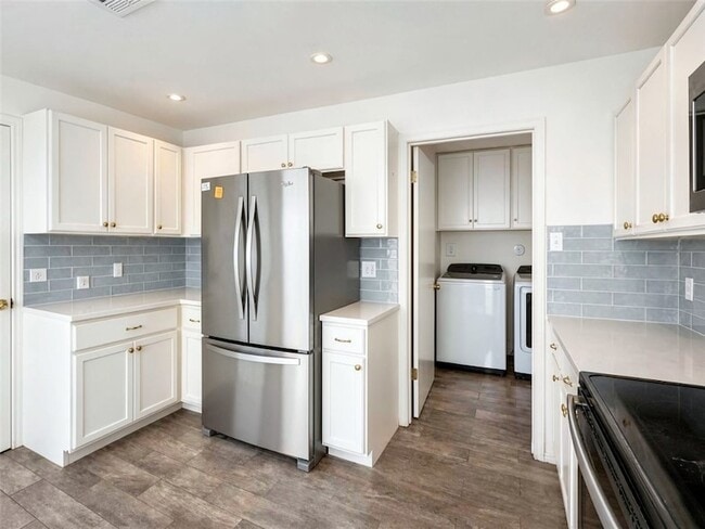 Building Photo - 15334 Barataria Dr
