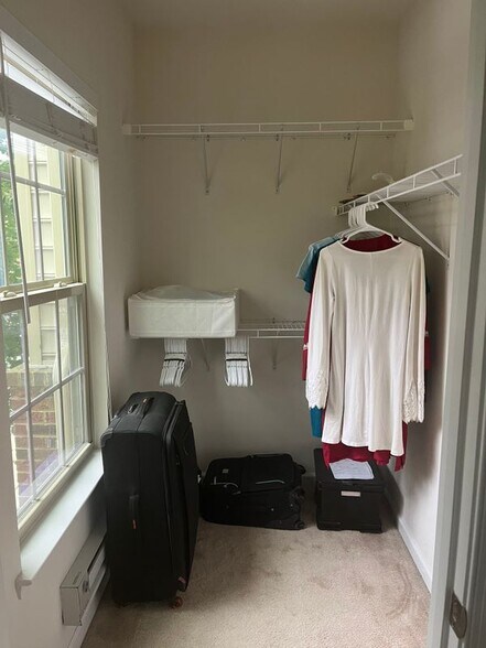 Building Photo - 42115 Piebald Square