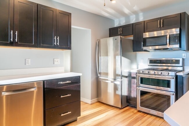 Building Photo - 15 Pembroke St