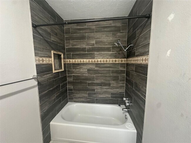 Building Photo - 11610 Cypresswood Dr