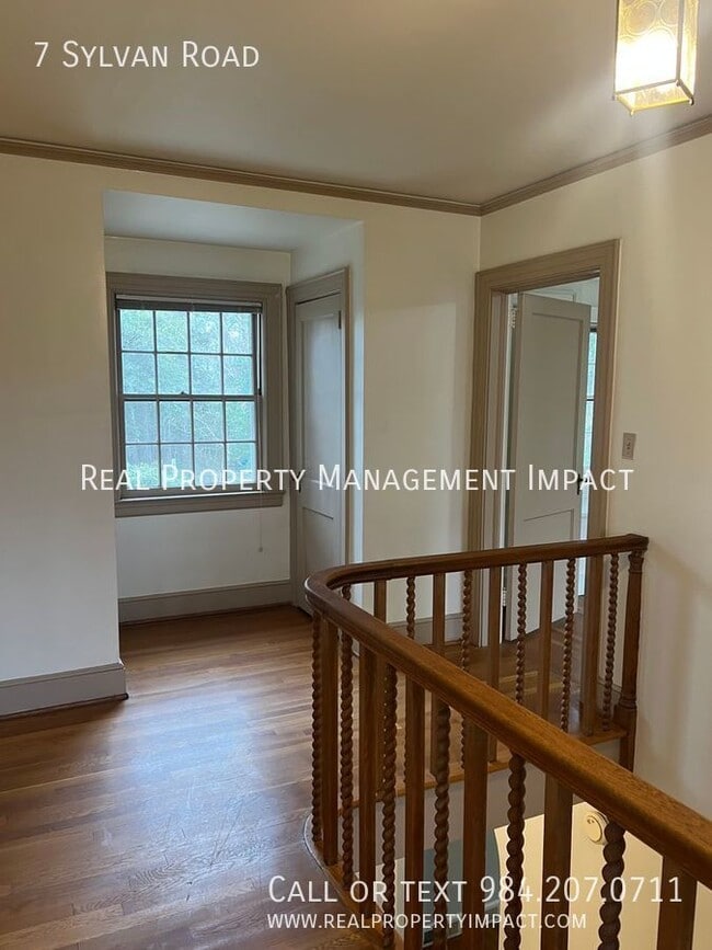 Building Photo - 7 Sylvan Rd