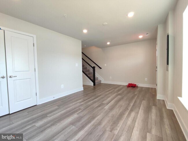 Building Photo - 741 Allegheny Ave
