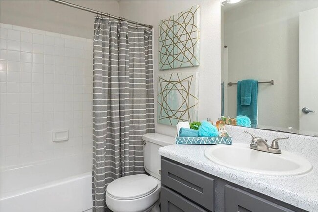 Building Photo - 2170 Thousand Oaks Dr