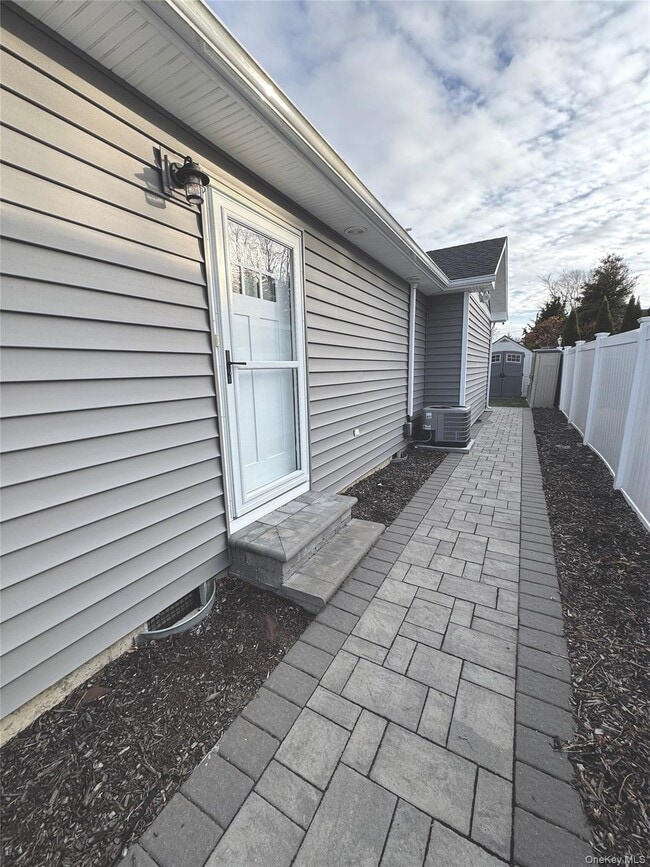 Building Photo - 108 Pilcher St