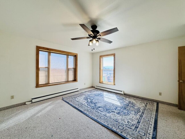 Building Photo - 3675 Juniper Dr
