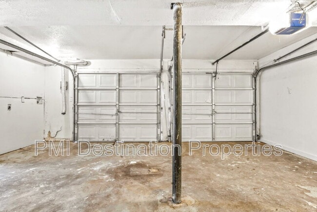 Building Photo - 3542 N 60 St