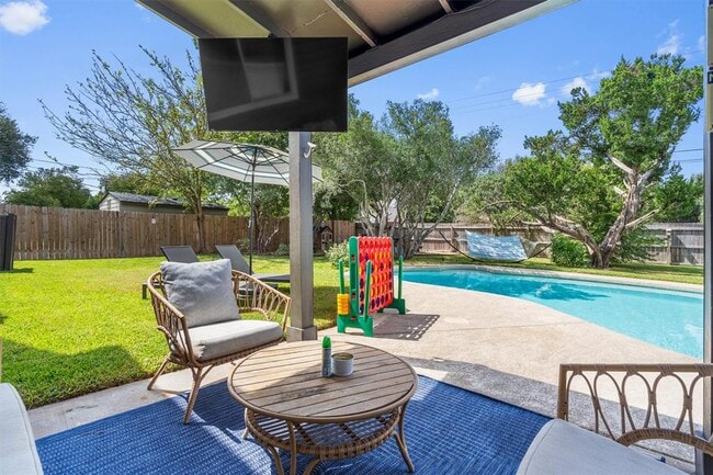 Building Photo - 1602 Rock Creek Dr