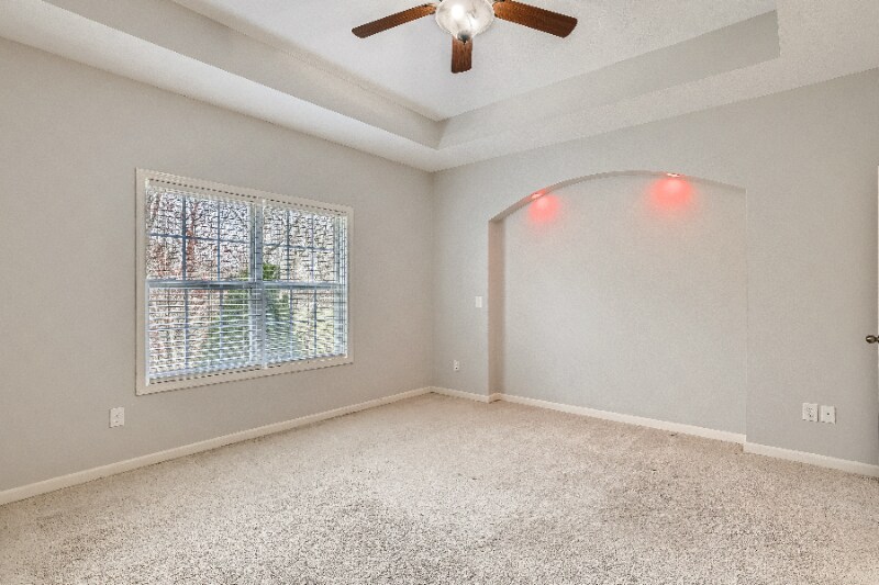 Building Photo - 9136 Scenic View Cir