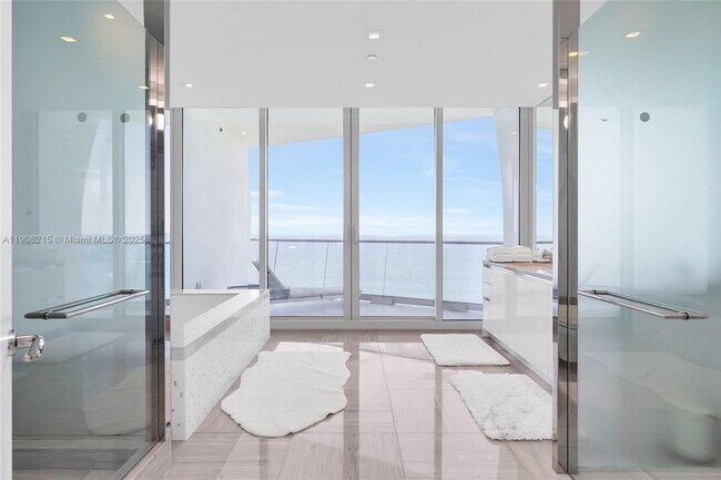 Building Photo - 16901 Collins Ave