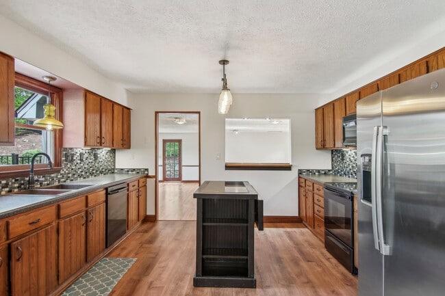 Building Photo - 11 Timothy Ln