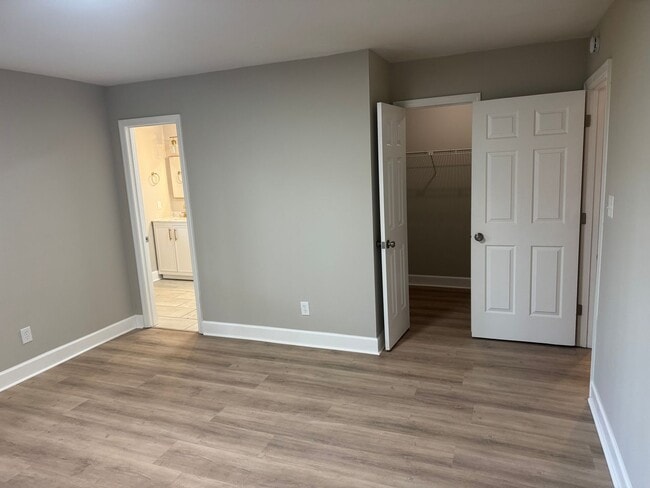 Building Photo - cute town home