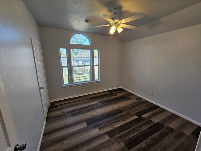 Building Photo - 10636 Royal Adrian Dr
