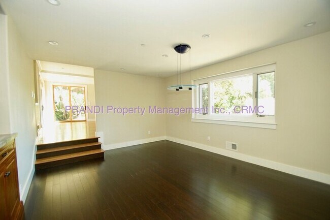 Building Photo - 317 Montecito Dr