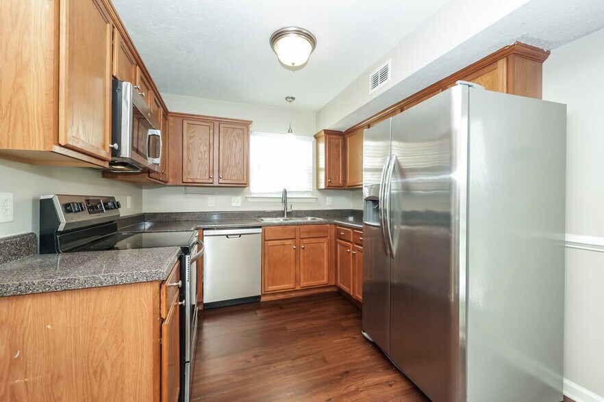 Building Photo - 1531 St Andrews Dr
