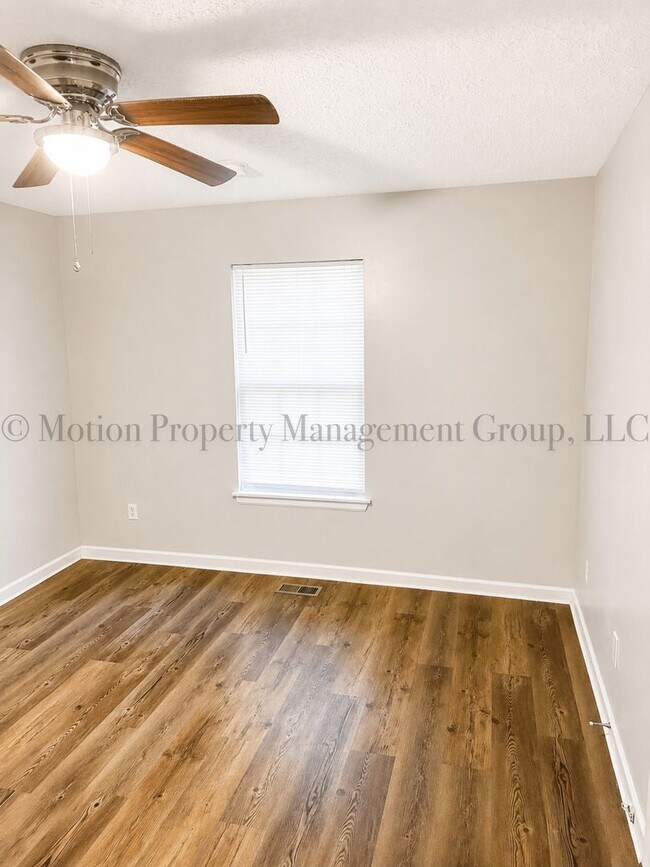 Building Photo - 1816 S Holly St