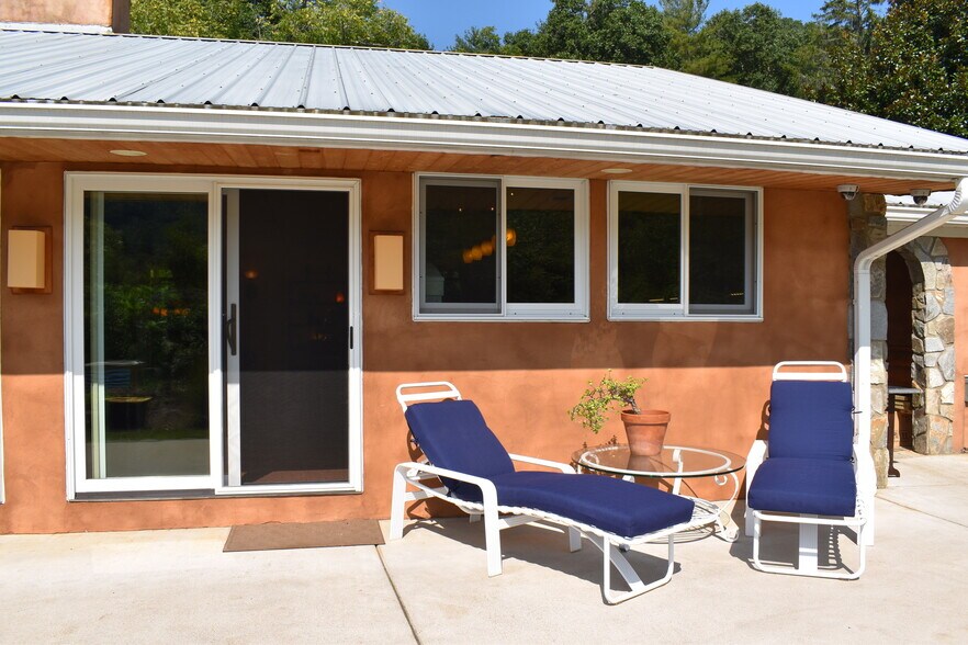 Building Photo - 336 Chunns Cove Rd