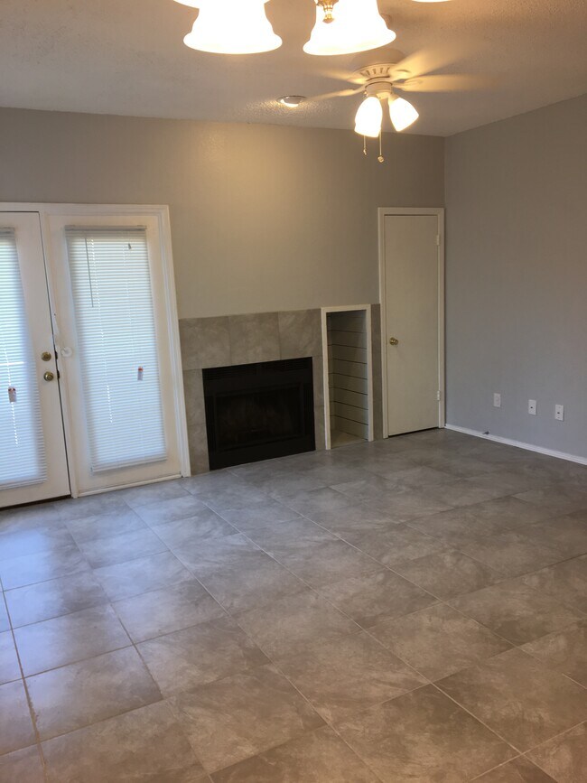 Building Photo - 3117 Sondra Dr