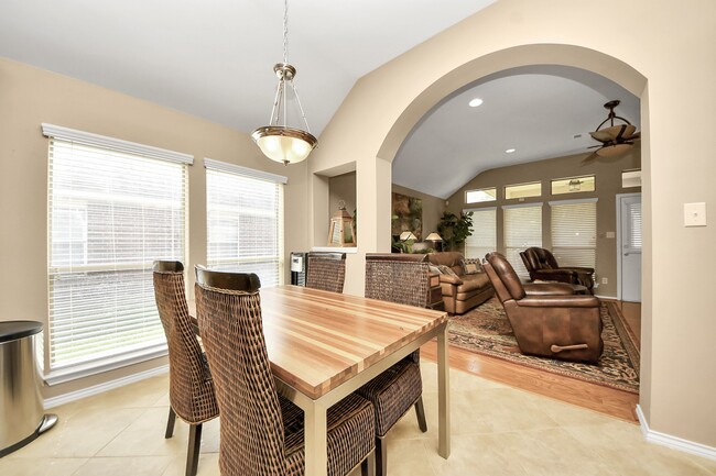 Building Photo - 28219 Crossprairie Dr