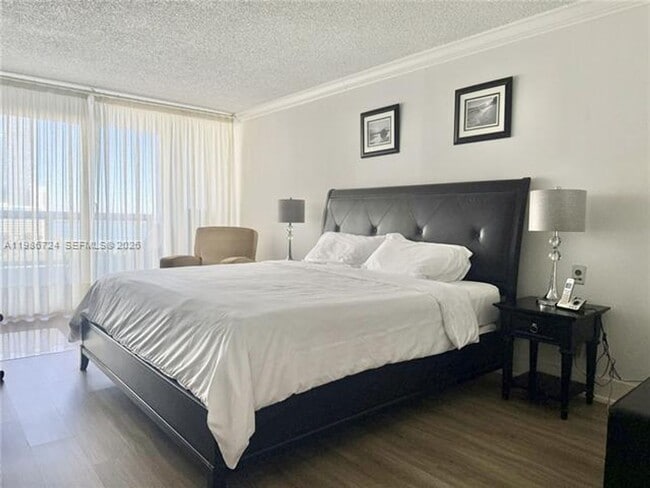 Building Photo - 1717 N Bayshore Dr