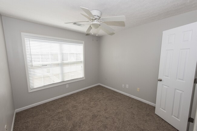 Building Photo - 2118 Winding Oak Dr
