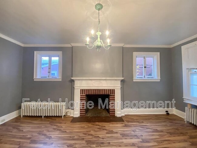 Building Photo - 137 S Prince St