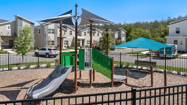 Building Photo - 2641 Scrapbook St