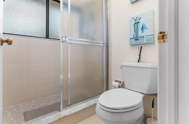 Building Photo - 229 Old Meadow Way