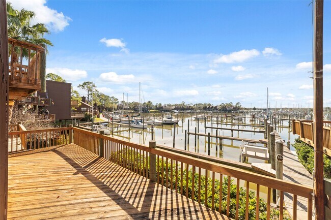 Building Photo - 717 Davis Rd