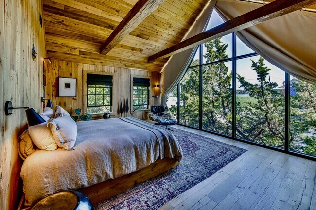 Building Photo - 8 Chequit Ave