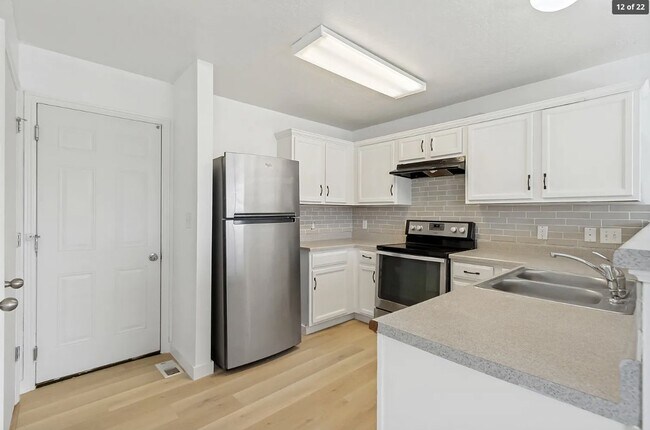 Building Photo - 3755 Tumwater W Dr