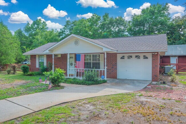 Building Photo - 3101 Lynn Dr
