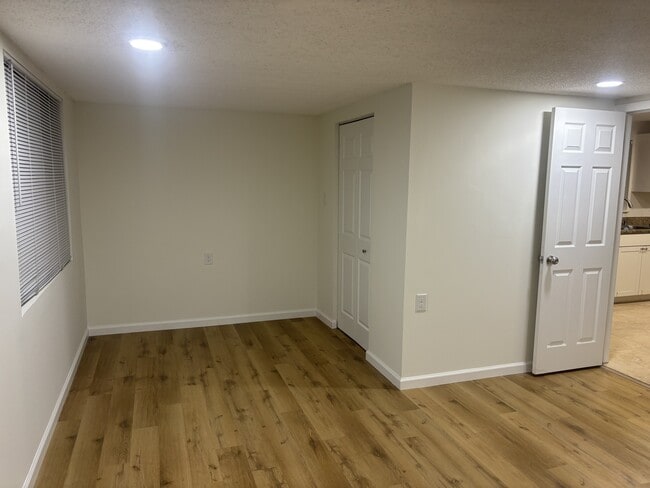 Building Photo - 202 2nd St