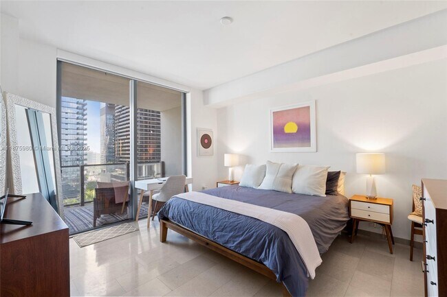 Building Photo - 88 SW 7th St