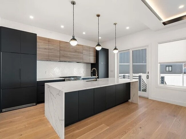 Building Photo - 114 Church St