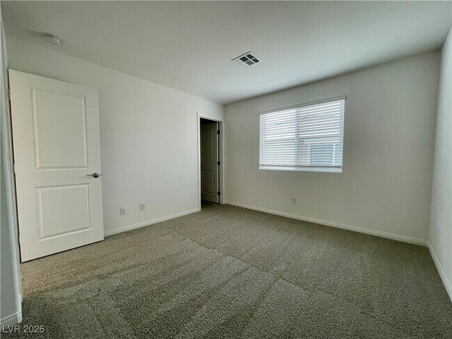 Building Photo - 12185 Scarlet Ember Rd