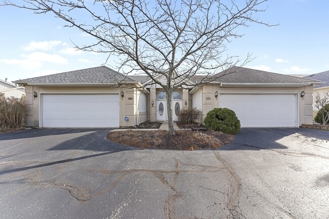 Primary Photo - 737 Hilltop Ln