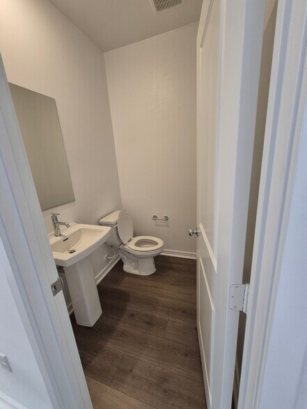 Building Photo - 34543 Ciruela Ave