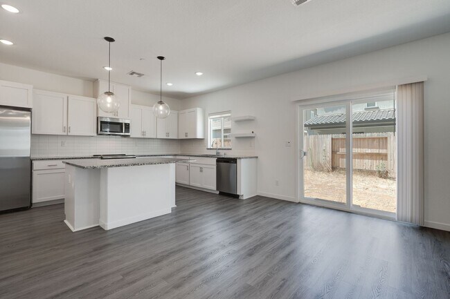 Building Photo - New 4 Bedroom Home with Next Gen Suite + S...