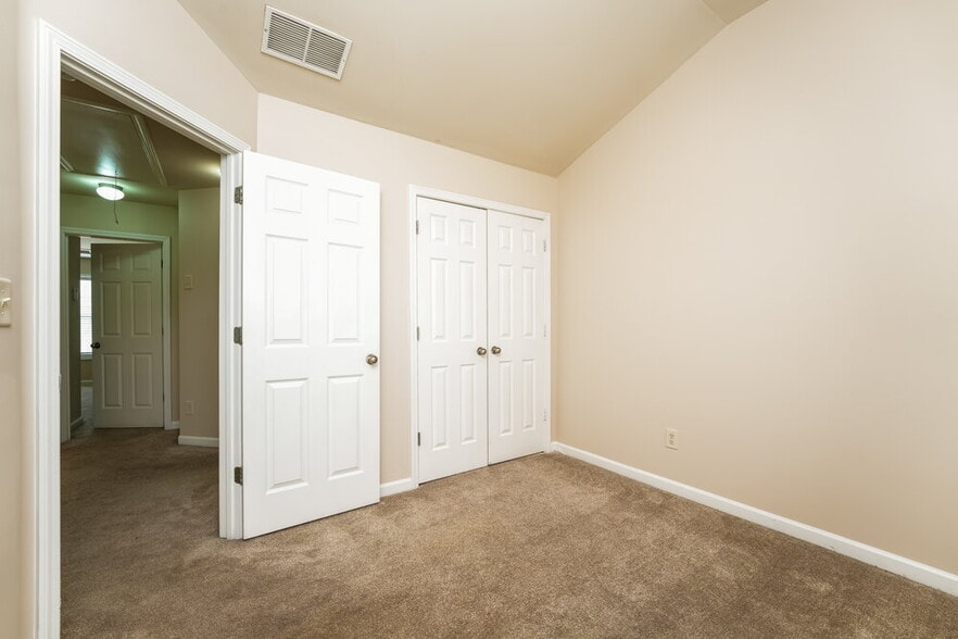 Building Photo - 2279 Baywood Tree Ln SW