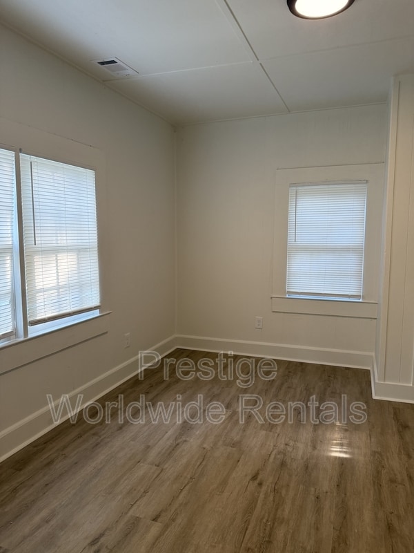 Building Photo - 614 Max Anderson Dr